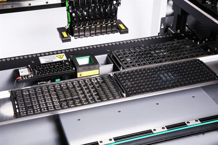 High Speed SMD Pick and Place Machinefor PCB Assembly